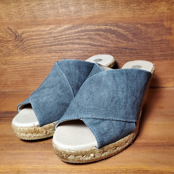 Eric Michael Florence sandal. NWOT  SZ. 36 - Picture 2 of 5